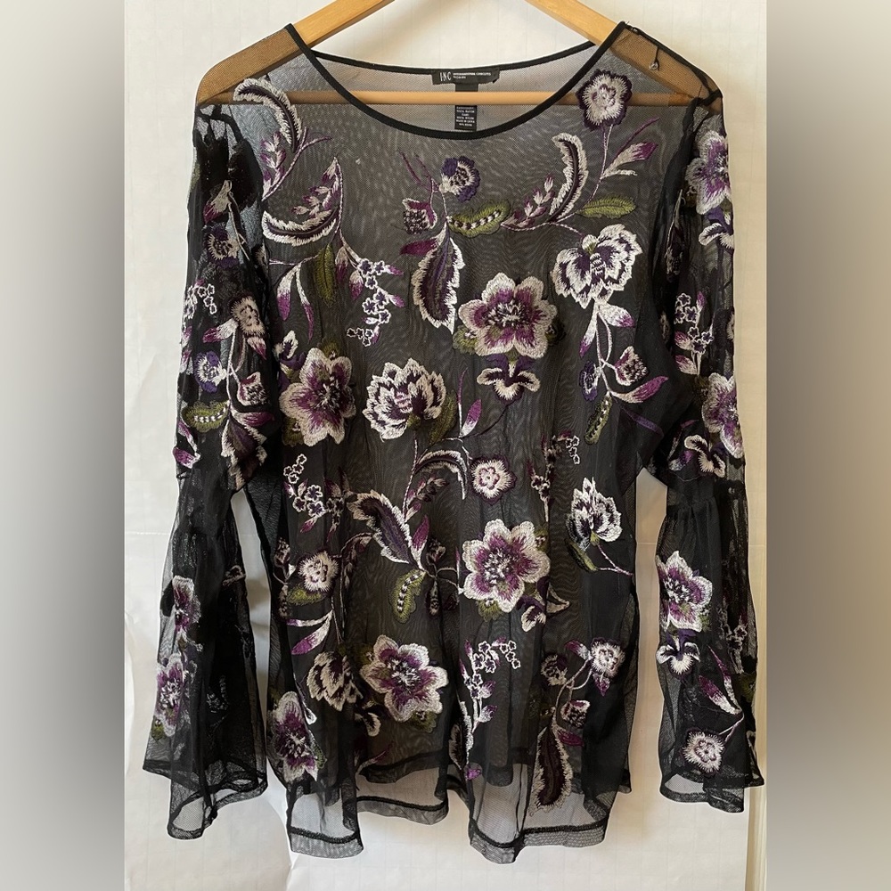 Black blouse with floral embroidery